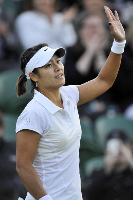 Li Na breezes into second round at Wimbledon