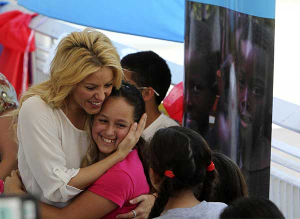 Shakira, Pique in Israel to promote education campaign