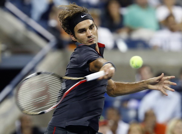 Federer, Venus roll on, Kvitova out in US Open