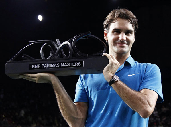 Resurgent Federer wins maiden Paris Masters title