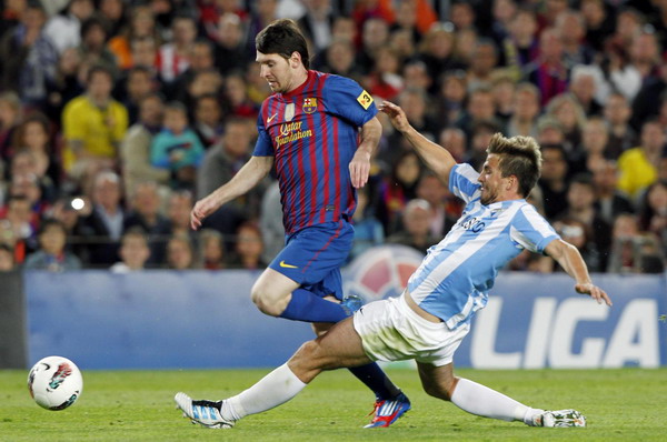 Messi breaks Mueller record with 68th goal