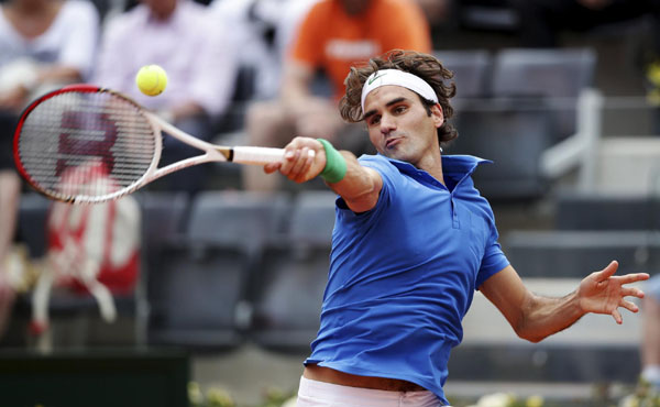Aching Federer makes up time; Nadal impresses