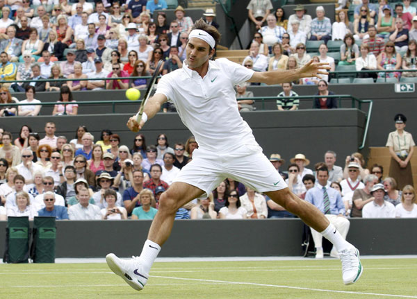 Djokovic swings into action, Venus star wanes