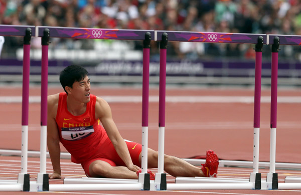 Liu Xiang falls on London Olympic debut