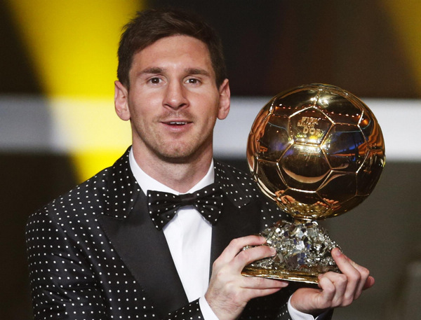 Messi keeps title talk off agenda