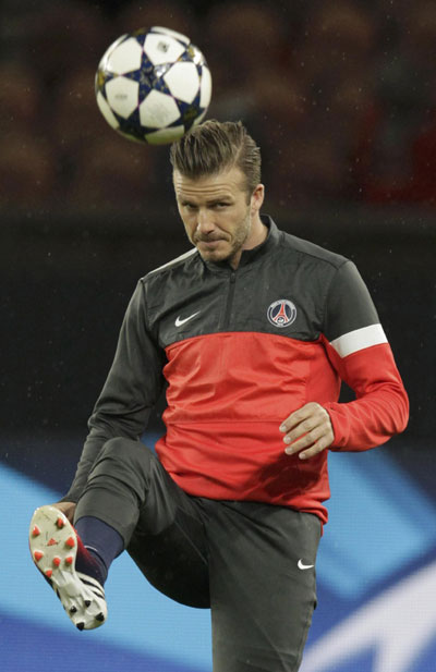 No favours for benched Beckham at Paris St Germain