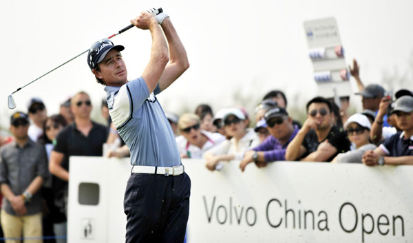 Rumford leads by 1, China's teen shoots 72 at China Open