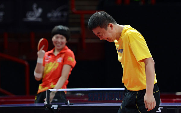 China's table tennis team trains for Paris tournament