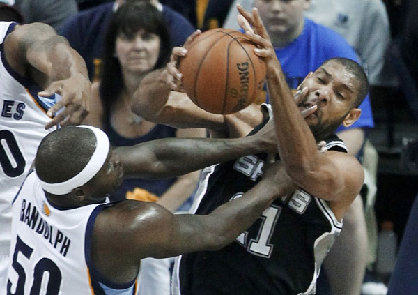 Spurs sweeps Grizzlies 93-86, back to NBA finals