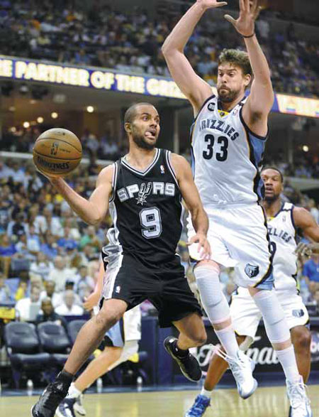 Spurs sweep to NBA Finals