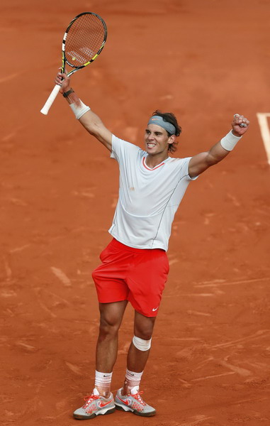 Same old Nadal turns claycourt machine once again