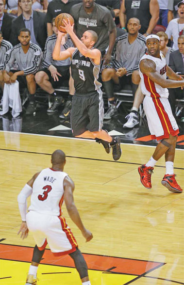 Spurs stun Heat in Game 1 of NBA Finals