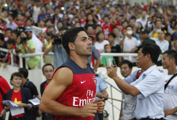 Arsenal caught up in row over Vietnam sponsor