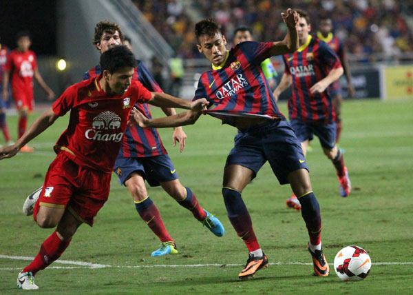 Neymar scores first goal for Barca in 7-1 rout