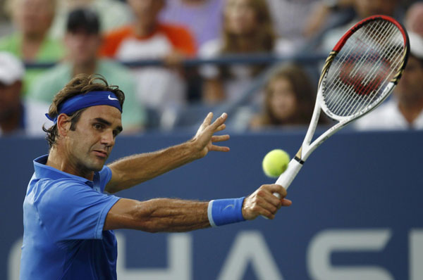 Federer knocked out of US Open by Robredo