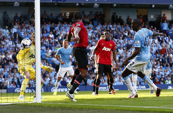 Aguero leads City to derby rout of United