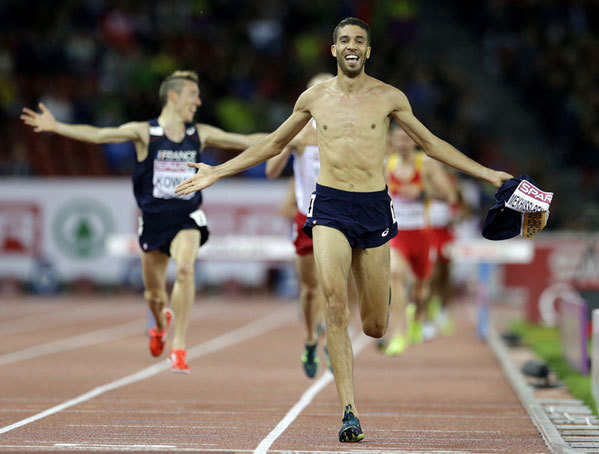 Steeplechase winner disqualified for shirtless celebration