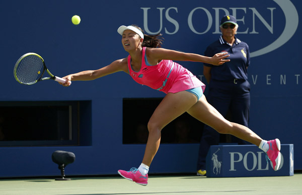 Wozniacki reaches US open final as injured Peng quits