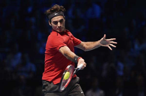 Federer thrashes Murray at ATP Finals
