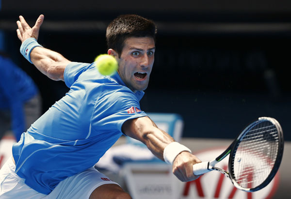 Djokovic, Wawrinka advance to 2nd round at Australian Open