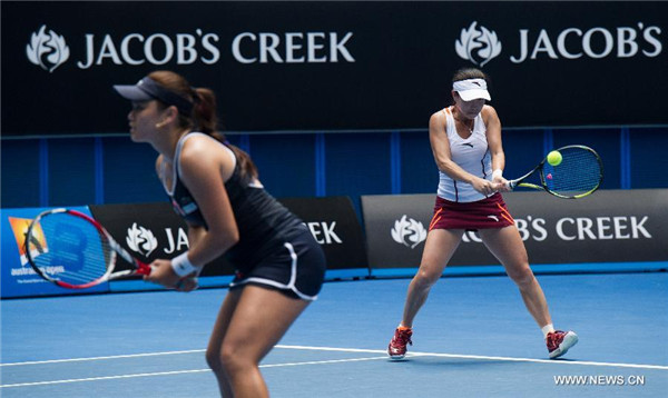 Zheng Jie, Chan Yung-Jan advance to Australian Open final
