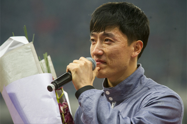 Tearful goodbye from China's star huddler