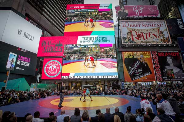 US beats Cuba 9-4 in wrestling exhibition in Times Square