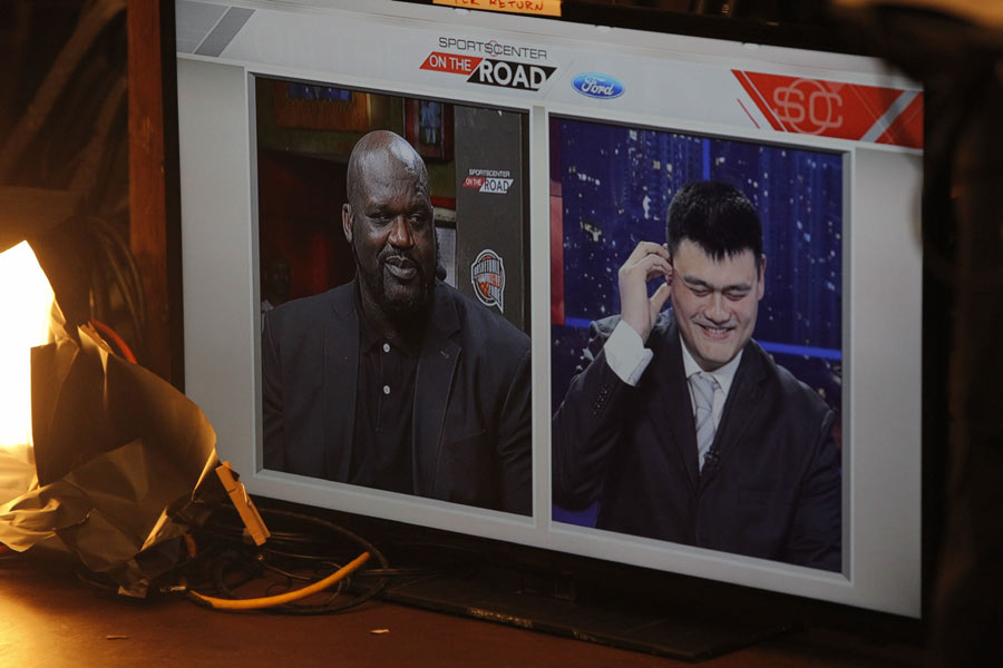 Yao Ming introduced to Hall of Fame