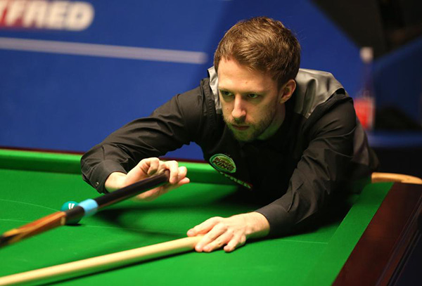 Ding Junhui reaches last eight at snooker worlds, O'Sullivan crashes out