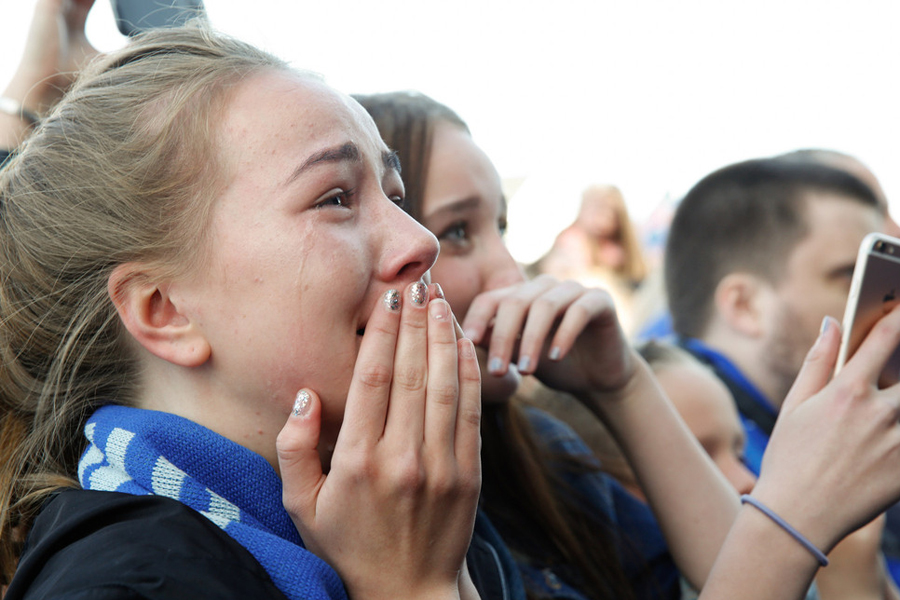 Iceland soccer team gets hero's welcome back home