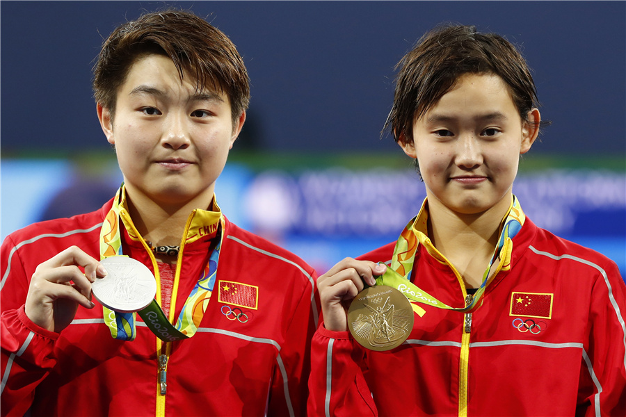 Chinese teenagers take gold, silver on 10m platform