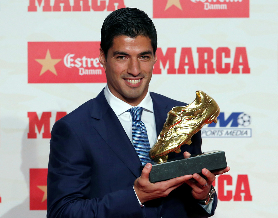 Best foot forward: Suarez receives Golden Shoe