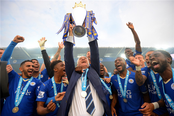 English champion Leicester fires Ranieri as relegation looms