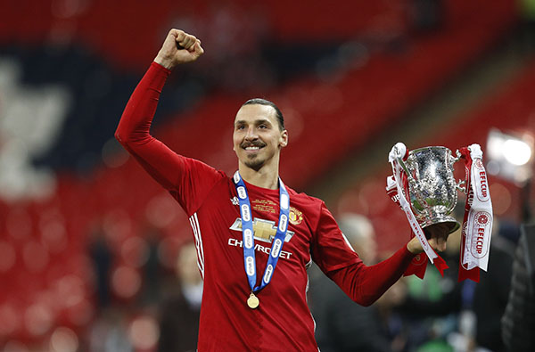 Ibrahimovic scores twice to earn Manchester United fifth League Cup