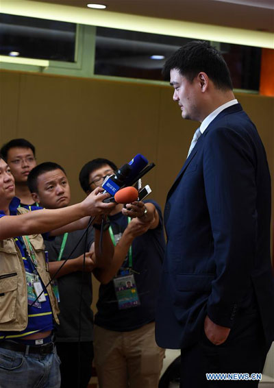 Yao Ming interviewed during women's basketball final at National Games