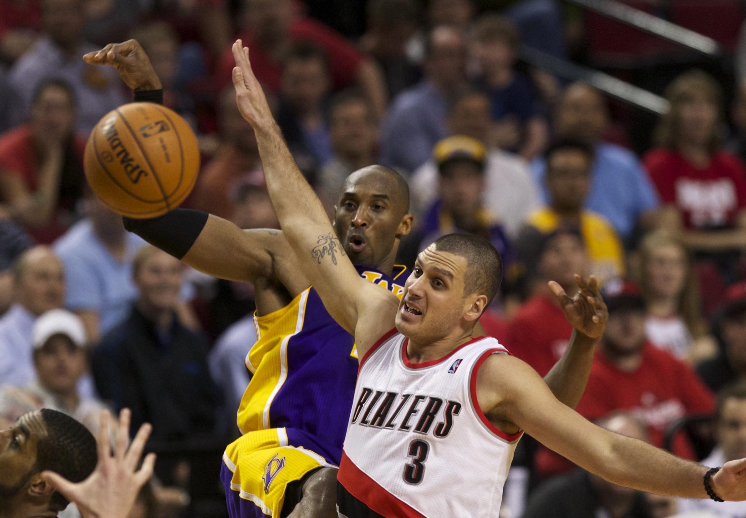Bryant has 47 in Lakers' victory over Blazers