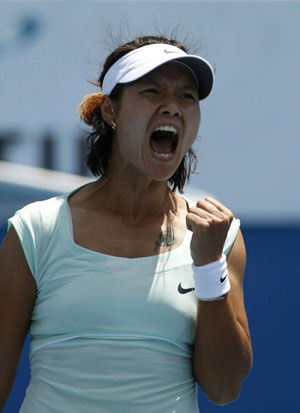 Chinese Li Na cruises into top 16 at Australian Open