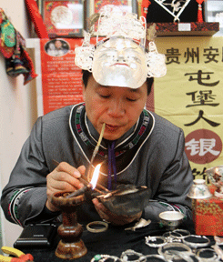 Guizhou's traditional handicrafts shown off