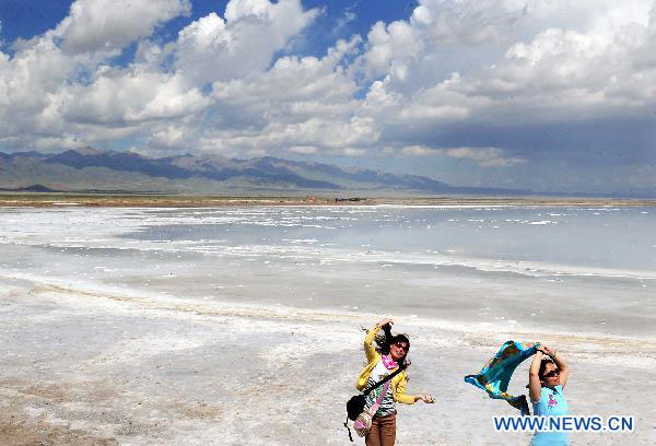 Enthralling scenery of Chaka Salt Lake