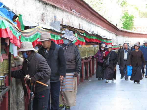 New overpasses makes pilgrimages easier in Lhasa