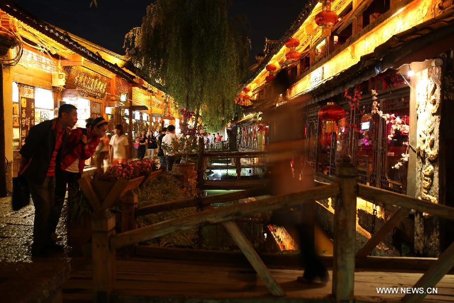 Ancient town Lijiang in SW China braces tourism peak