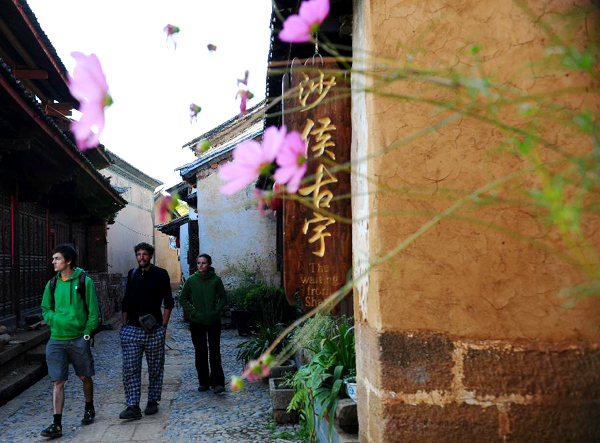 Tourists visit Shaxi town, SW China