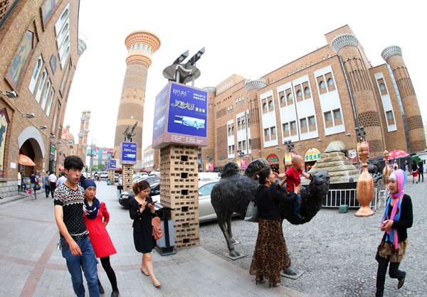 Xinjiang offers cash to revive slumping tourism industry