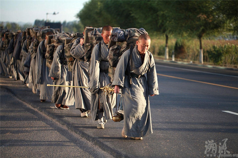 The life of nuns traveling on foot
