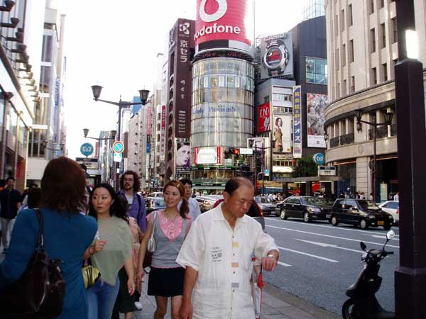 Cool currenty lures Chinese tourists