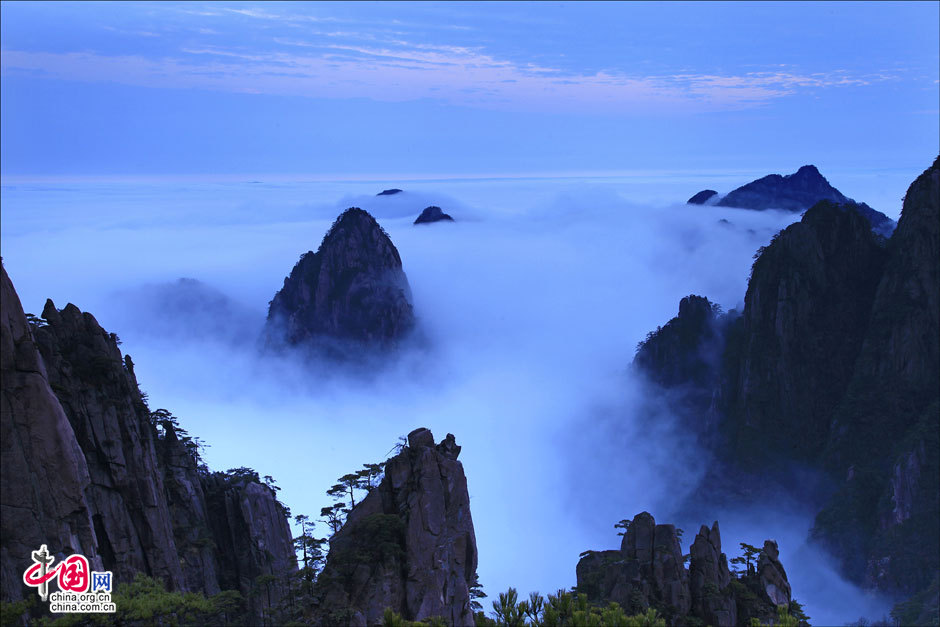 Breathtaking view of Mount Huangshan