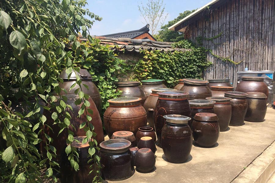 Photos of a restaurant in Gyeongju manifest Korean culture