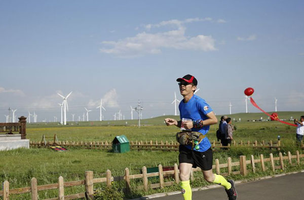 Grassland Marathon for business school students held in Inner Mongolia