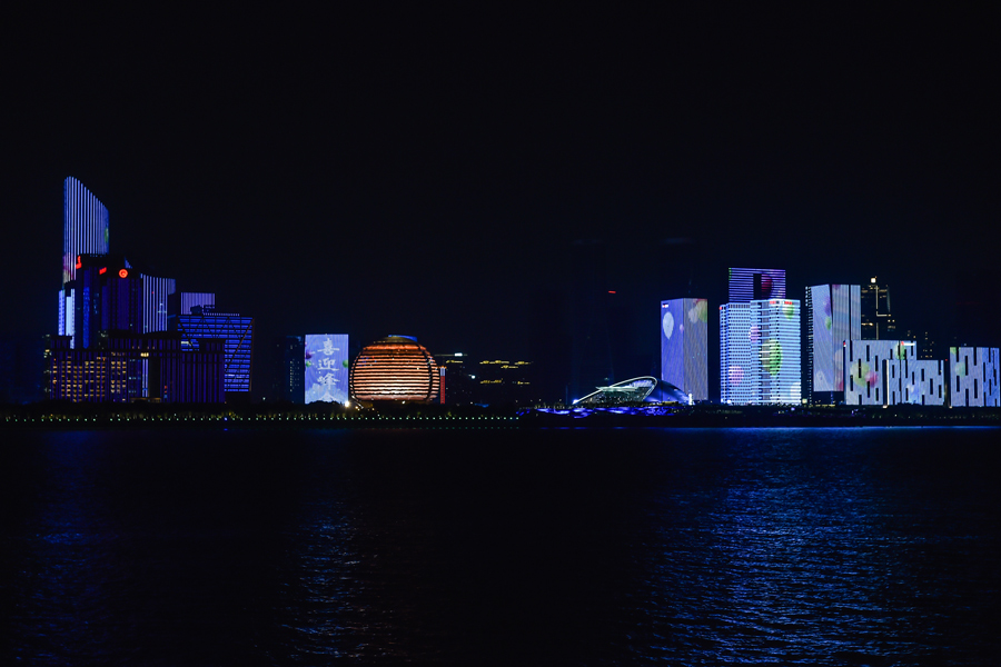 Grand show lights up Qiantang River in Hangzhou