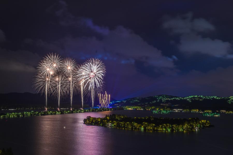 Fireworks light up sky over West Lake in Hangzhou
